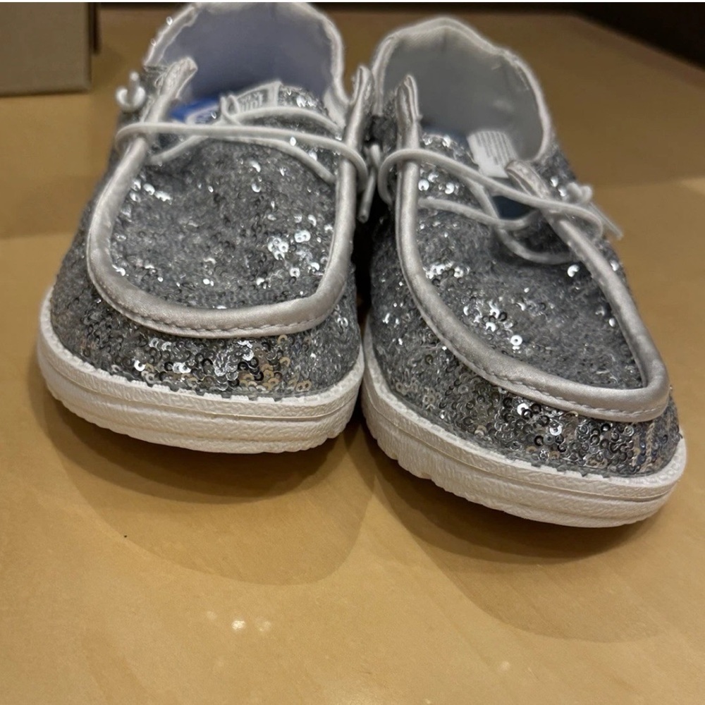 Hey Dude Womens Wendy Sequin Slip-On Shoes NWT SIZE 7 - Picture 6 of 8